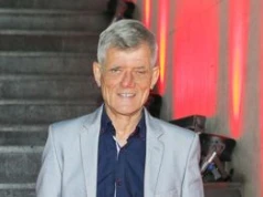 Został ojcem po 50-tce. W tym samym czasie odkrył chorobę