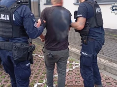 Strzelał z wiatrówki, zaatakował policjanta z młotkiem – szczegóły niedzielnych drastycznych scen w Brennej