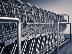 Ofiarami wojny handlowej sieci detalicznych są polscy rolnicy i producenci żywności. Przyjdzie też czas na konsumentów
