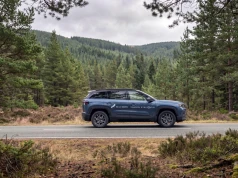 Nowy Jeep Compas z łącznością satelitarną 5G i Robotaxi. Stellantis na MOVE 2026