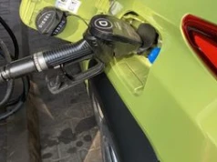 Zwrot na stacjach. Prawie wszystkie paliwa z szóstką z przodu