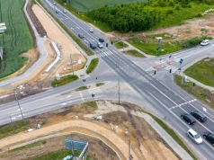 Rusza budowa ronda przy centrum handlowym koło Ciechanowa. Będą utrudnienia w ruchu
