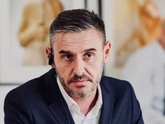Nie wiedział, że nie można płacić publicznymi pieniędzmi za wakacje