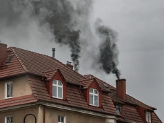 Fikcyjna walka ze smogiem. Tak źle z programem Czyste Powietrze jeszcze nie było