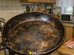Takie patelnie to przeżytek. Coraz więcej osób się ich pozbywa