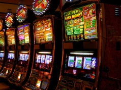 Chicago może zakazać automatów do gier w barach i restauracjach. Radni są podzieleni