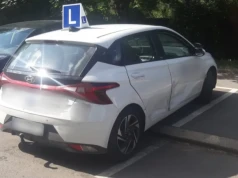 Instruktor nauki jazdy z sądowym zakazem… uczył kursanta jeździć po Wrocławiu