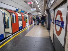 Wiersze polskich poetów w londyńskim metrze. Codziennie widzi je 3 mln pasażerów