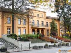 Czytanie ma chronić przed dezinformacją? WBP w Olsztynie wspiera apel do premiera Tuska