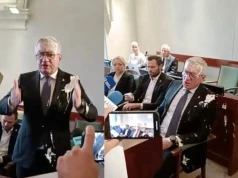 Awantura w Poznaniu. Jacek Jaśkowiak oberwał tortem