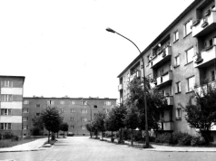 Wejścia do tych bloków można było rozpoznać samym dotykiem