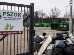 Mandaty za podrzucanie śmieci pod PSZOK w gminie Ciechanowiec. Sprawców ujawnił monitoring