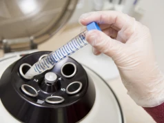 W wyniku błędu kliniki in vitro urodziła dziecko innej rasy. Para zdecydowała się zachować córkę