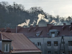Raport SmogLabu: Polska na drodze do czystego powietrza. Jak regiony pozbywają się kopciuchów?