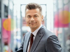 Czeski miliarder, który inwestuje w demokrację. „Nie możemy jej tylko konsumować. Musimy stać się jej architektami”