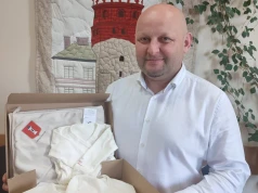 Gmina Wieluń przygotowała wyprawki dla noworodków z gminy Wieluń. Pierwsza jeszcze nie została wręczona