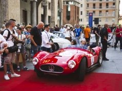 Najpiękniejszy wyścig świata i 100 lat Trójzębu. Maserati zachwyca na trasie 1000 Miglia 2026
