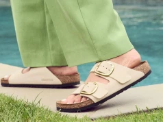 Wyglądają jak Birkenstocki, a kupiłam je w Reserved - klapki z owczej skóry to niezbędnik lata
