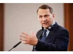Sikorski sugeruje Bąkiewiczowi wizytę w Moskwie. "Żeby tam się upomniał o polskie ofiary"