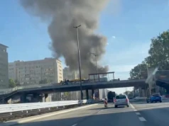 Kłęby dymu nad Warszawą. Na Pradze-Południe spłonął autobus miejski
