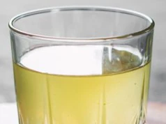 Wypij szklankę na noc. Działa jak balsam na wątrobę