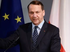 Deportacje Ukraińców po incydentach. Sikorski: Przebywanie w Polsce jest przywilejem