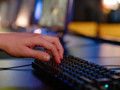 Koniec promowania patologii w internecie. Sejm zakazał patostreamów