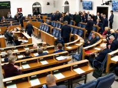 Przepychanki w Senacie nad ustawą frankową. Banki walczą o potrącenie, a KNF apeluje o „uczciwe” prawo… dla banków