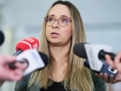 Zawisza o ekspresowej ustawie ws. zarobków lekarzy: pisana na kolanie, dziurawa jak sito