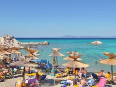 Rajskie plaże, surowe przepisy. Turystom w Grecji grozi nawet 60 tys. euro kary
