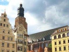 Turyści chętnie fotografują. Dawniej we Wrocławiu było miejscem wstydu