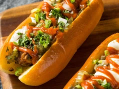 Takiego hot doga jeszcze nie jedliście. W bułce znajduje się roślinna kaszanka