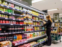 "Pierwszeństwo mają Ukraińcy". Żabka reaguje na kontrowersyjne ogłoszenie