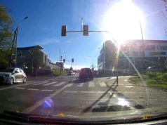 Krótka lekcja o tym, jak ważne jest skupienie na drodze