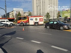 Poważny wypadek na Rondzie Dmowskiego. Motocyklista trafił do szpitala po zderzeniu