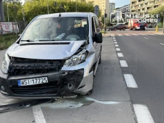Zderzenie w Alei Wilanowskiej. Kierowca porzucił Peugeota w zatoce autobusowej