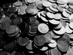 Cena srebra runęła o niemal połowę! Analitycy ostrzegają, może być jeszcze gorzej