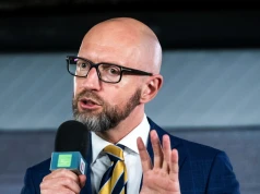 "Musimy zachować zimną krew". Były premier Ukrainy krytykuje odsyłanie orderów
