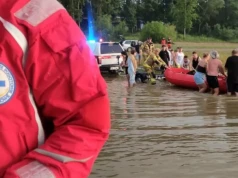 Alarm na Zalewie Mietkowskim. Pływali na deskach SUP, zerwała się burza. "Człowiek zniknął pod wodą"