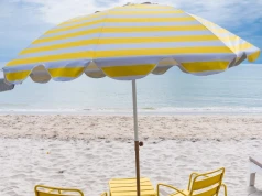 Na tej popularnej plaży nie rozłożysz parasola. Turyści są w szoku