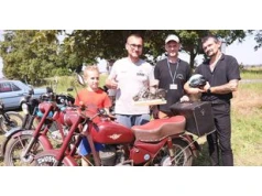 Zbrudzewo: Klasyki PRL-u podbiły Zbrudzewo! Retro Zlot w obiektywie i niezwykłe historie