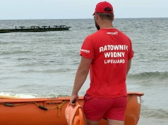 Wypełnione po brzegi plaże i rekordowa liczba interwencji. Ratownicy apelują o ostrożność