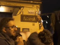 Zbolałe kolano jurora. Kogo stać na kulturę, a kto stoi pod drzwiami
