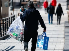 Koniec z trzymaniem butelek i puszek. System kaucyjny sam odbierze z domu