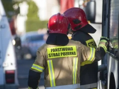 Pożar fabryki aerozoli. Z ogniem walczy 47 zastępów strażaków