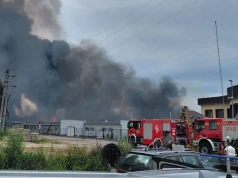 Pożar w Charnowie jest ogromny. Fabryka Aerosol Service to bomba chemiczna