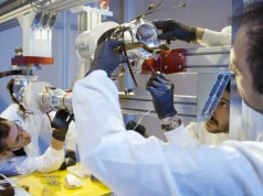 ESA tworzy "kosmiczną rękę". Ten robot może pracować na Księżycu i Marsie