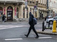 Czy pieszy ma pierwszeństwo, kiedy nie przechodzi po przejściu?