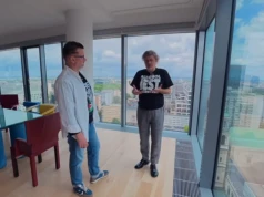 W nowym apartamencie Palikot zapowiada start czegoś większego niż Kanał Zero