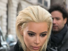 Kim Kardashian zaskoczyła metamorfozą. Platynowy blond i stylizacja rodem z Hollywood